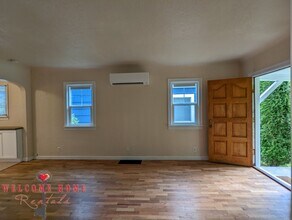 1314 Eastside St NE in Olympia, WA - Building Photo - Building Photo