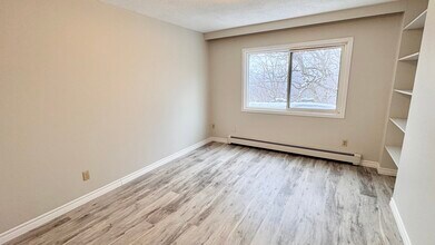 8 Birkshire Ct in Kitchener, ON - Building Photo - Building Photo