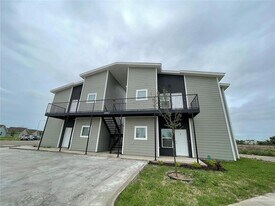 1303 Quitaca Dr, Unit 1 in Edinburg, TX - Building Photo