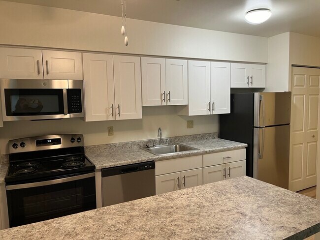 Emsworth Glen Apartments in Emsworth, PA - Building Photo - Building Photo