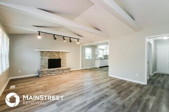 7958 Wheat Ridge Ct in Indianapolis, IN - Building Photo - Building Photo