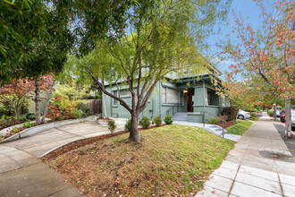 578 Forest St in Oakland, CA - Building Photo - Building Photo