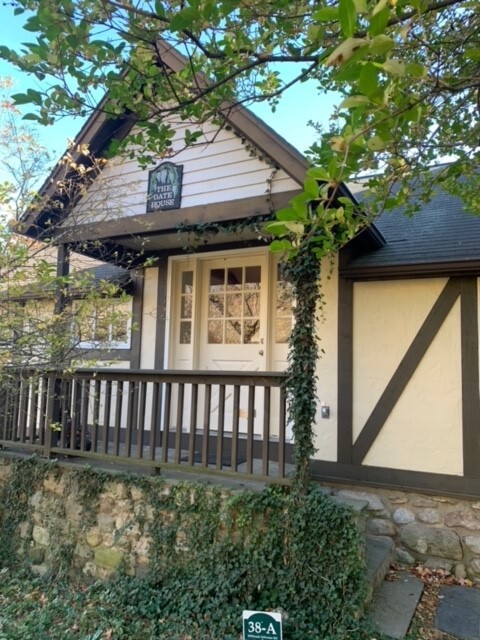 38 Millbrook Stillwater Rd, Unit 38A GATE HOUSE in Blairstown, NJ - Building Photo