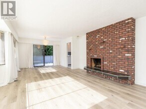 7871 Morley St in Burnaby, BC - Building Photo - Building Photo