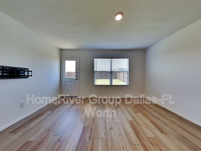 5629 Elwood Dr in Heath, TX - Foto de edificio - Building Photo