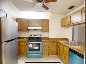 11309 Royal Palm Blvd in Coral Springs, FL - Building Photo - Building Photo