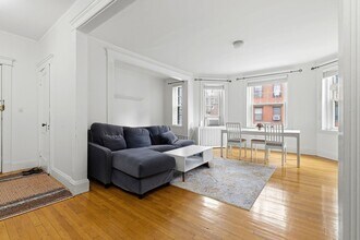 73 Parkman St in Brookline, MA - Building Photo - Building Photo