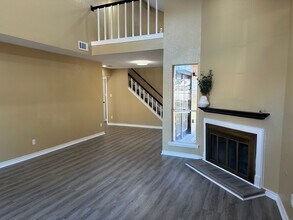 147 Cotton Dr in Lake Jackson, TX - Building Photo - Building Photo