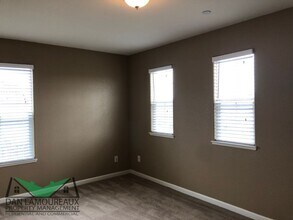 1922 Boyle Pl in Woodland, CA - Building Photo - Building Photo