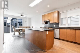 532 Tenor Rdg in Ottawa, ON - Building Photo - Building Photo