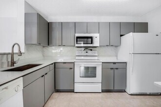 11245 W Atlantic Blvd in Coral Springs, FL - Building Photo - Building Photo