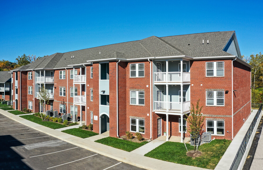 Whispering Creek Apartments in Columbus, OH - Building Photo