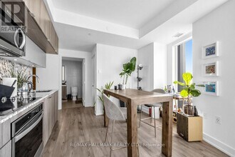 575 Bloor St E in Toronto, ON - Building Photo - Building Photo