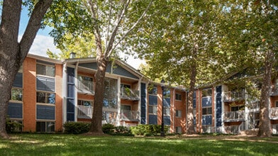 Arrowood Parc in Vienna, VA - Building Photo - Building Photo