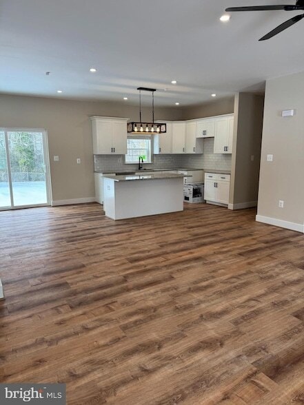 42278 Allison Dr in Mechanicsville, MD - Foto de edificio - Building Photo