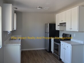 420 E Flores St in Tucson, AZ - Building Photo - Building Photo