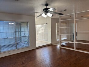 12302 Wrenthorpe Dr in Houston, TX - Building Photo - Building Photo