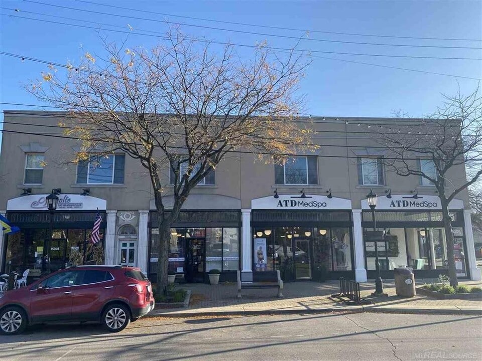 15304 Kercheval Ave in Grosse Pointe Park, MI - Building Photo