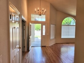 5424 Shallow Pl in Santa Rosa, CA - Foto de edificio - Building Photo