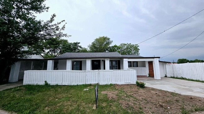 property at 101 S Lockhart St