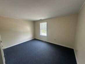 3027 Brown Ave in Manchester, NH - Building Photo - Building Photo
