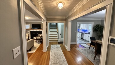 6020 McGee St in Kansas City, MO - Building Photo - Building Photo