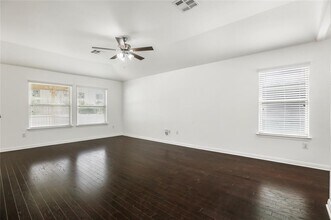 18105 Bandelier Dr in Pflugerville, TX - Building Photo - Building Photo