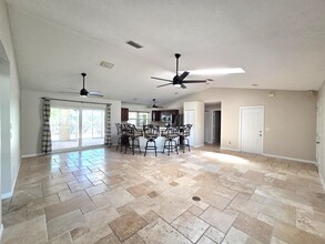 5501 SE Nassau Terrace in Stuart, FL - Foto de edificio - Building Photo