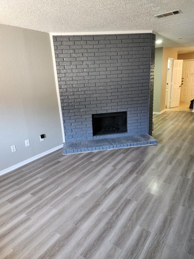 property at 2195 Aspen Dr