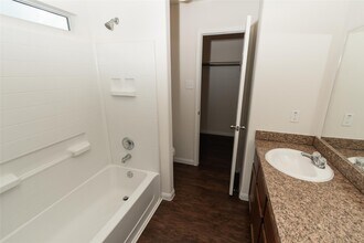 21219 Grand Field Ct in Humble, TX - Building Photo - Building Photo