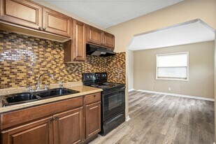 2552 27th Ave N in St. Petersburg, FL - Building Photo