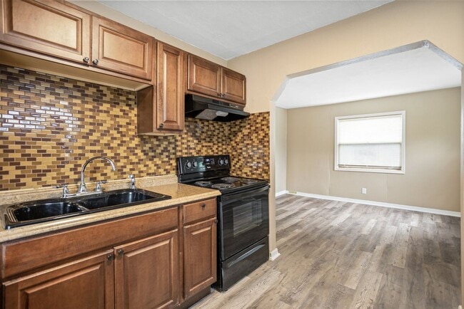 property at 2552 27th Ave N