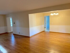 2720 Kincaid Dr, Unit 1908 in Woodridge, IL - Building Photo - Building Photo