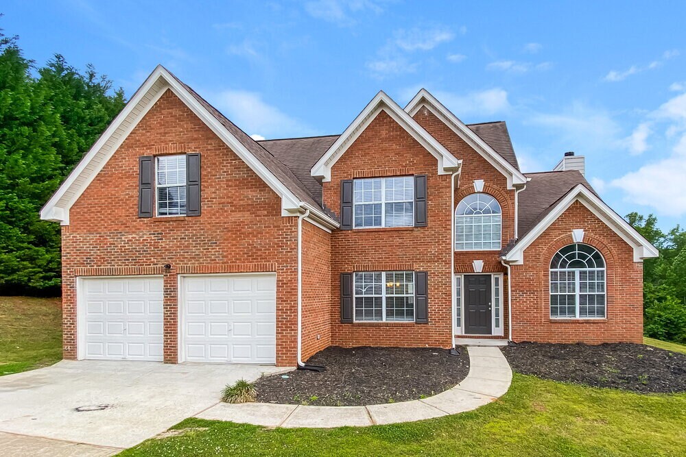 204 Biltmore Way in Stockbridge, GA - Building Photo