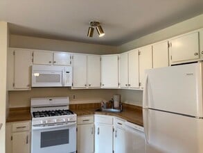 2003 Raven's Row in Evesham, NJ - Building Photo - Building Photo