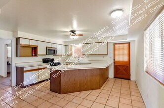 6861 E Hawthorne Cir in Tucson, AZ - Foto de edificio - Building Photo