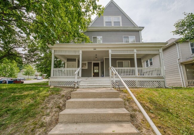 1529 Ferry Street Apartments