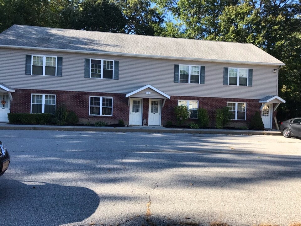 602 Forest Ln, Unit 1101 in Halfmoon, NY - Foto de edificio
