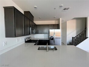 508 Ylang Pl in Henderson, NV - Building Photo - Building Photo
