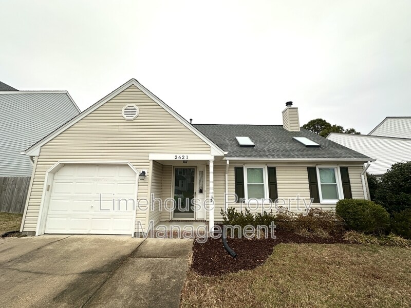 2621 Gaines Mill Dr in Virginia Beach, VA - Foto de edificio