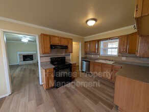 9013 E 32nd St in Tulsa, OK - Building Photo - Building Photo