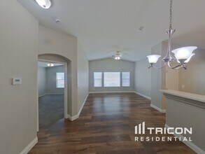 8803 Tomnitz Ave in Las Vegas, NV - Building Photo - Building Photo