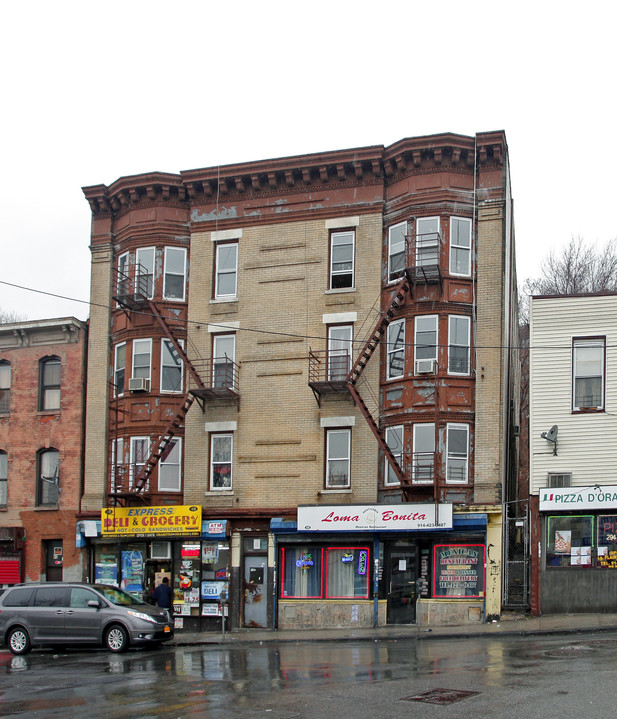 45 Palisade Ave in Yonkers, NY - Building Photo