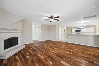 2411 Lacyberry St in Houston, TX - Building Photo - Building Photo