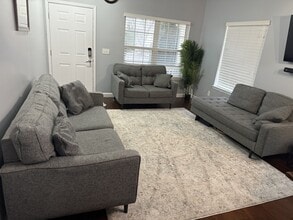 689 Shannon Dr in Romeoville, IL - Building Photo - Building Photo