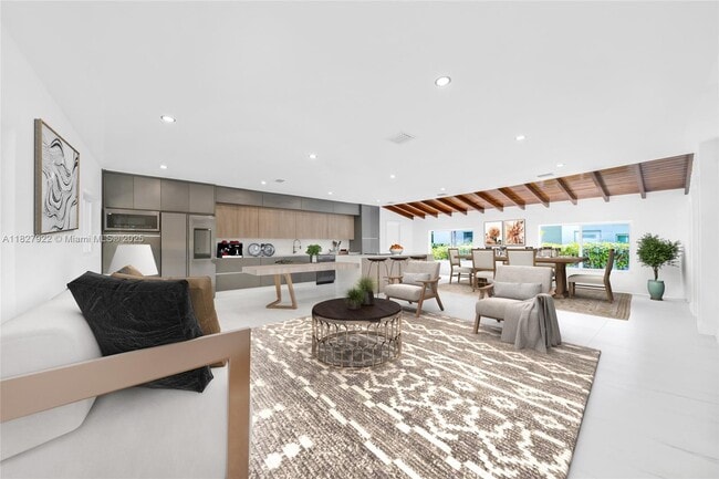 400 Sansovino Ave in Miami, FL - Foto de edificio - Building Photo