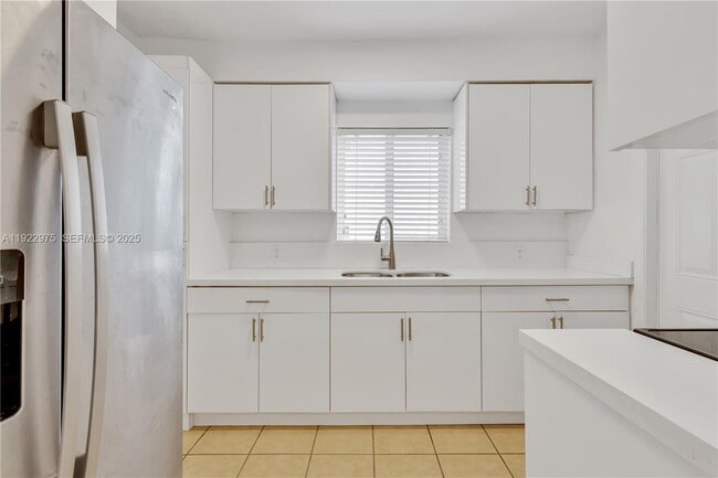 505 SW 11th St in Miami, FL - Building Photo - Building Photo