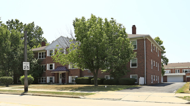 Ambassador Apartments in Wickliffe, OH - Building Photo - Building Photo