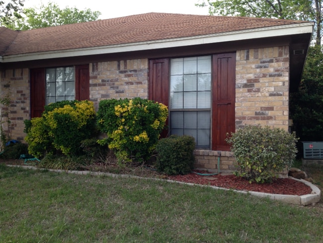 6425 Kary Lynn Dr N in Watauga, TX - Building Photo - Building Photo