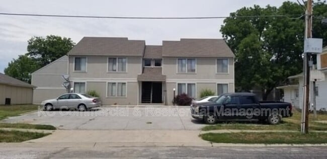 property at 208 W Meadow St